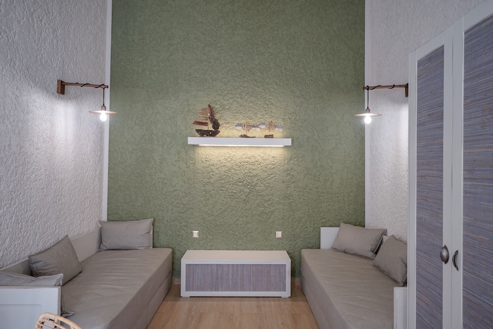 Flamingos Hotel by GHH — Hotel rooms in Chania