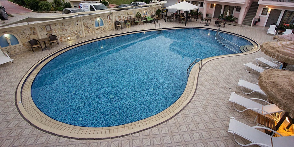 Flamingos Hotel by GHH — Swimming pool in Chania