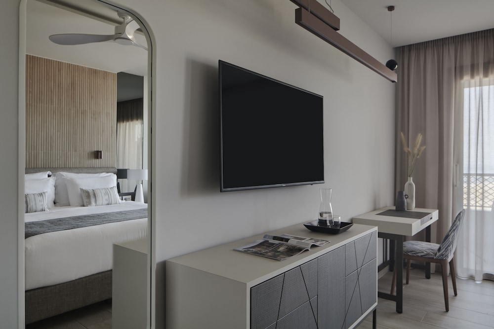 AMIRA LUXURY RESORT & SPA — Hotel rooms in Rethymnon