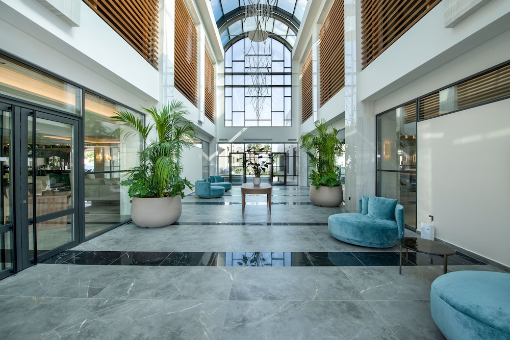 AMIRA LUXURY RESORT & SPA — Hotel building in Rethymnon