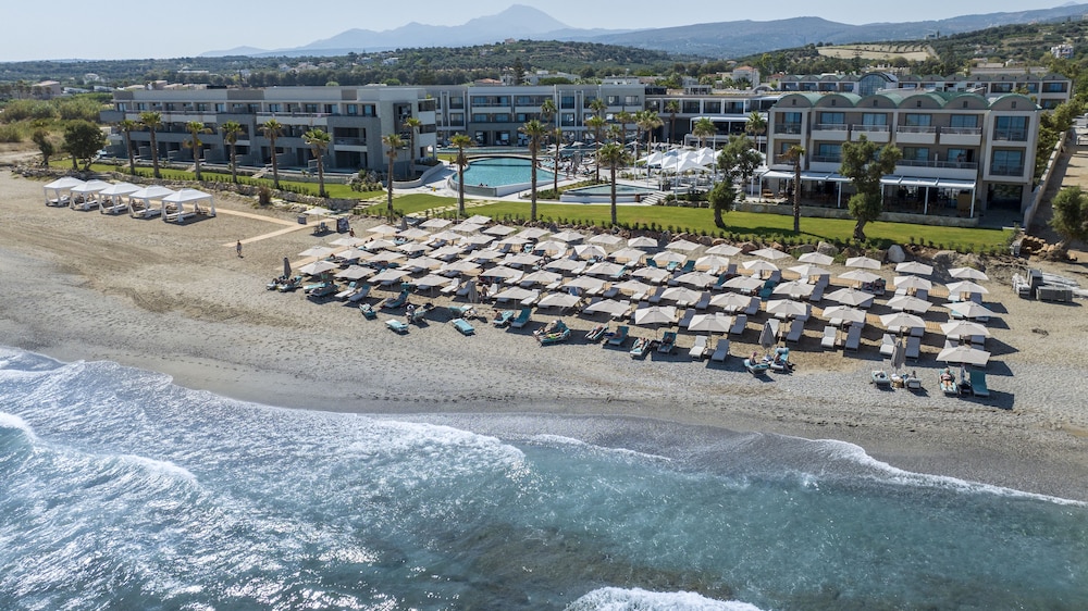 AMIRA LUXURY RESORT & SPA — Beach in Rethymnon