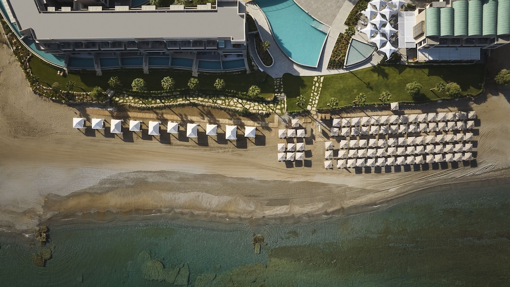 AMIRA LUXURY RESORT & SPA — Beach in Rethymnon