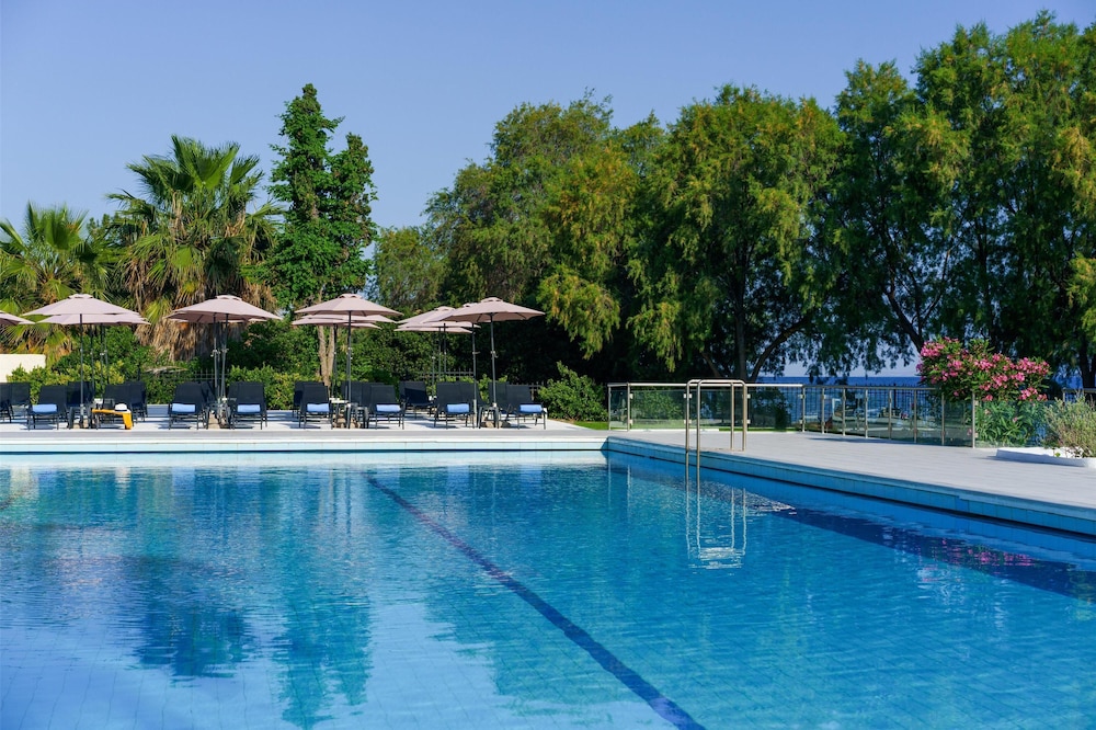 Calamos Beach Hotel by Anayia All Inclusive Resorts — Swimming pool in Marathon, Attica