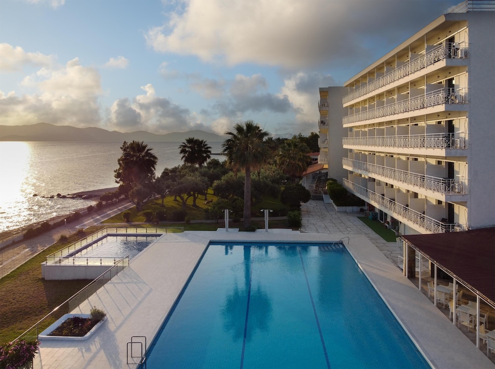 Calamos Beach Hotel by Anayia All Inclusive Resorts — Swimming pool in Marathon, Attica