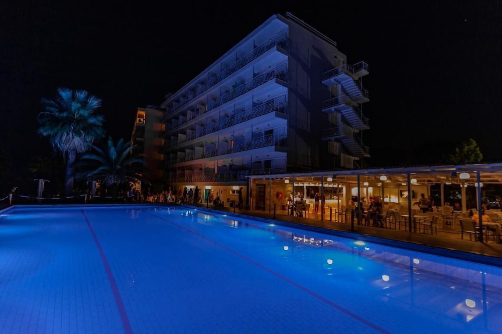 Calamos Beach Hotel by Anayia All Inclusive Resorts — Swimming pool in Marathon, Attica