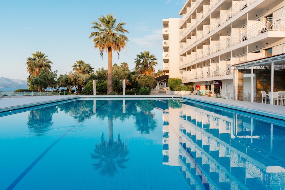 Calamos Beach Hotel by Anayia All Inclusive Resorts — Swimming pool in Marathon, Attica