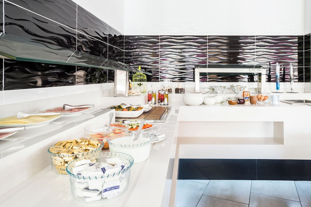 Hostal Neptuno — Restaurant & bars in Peguera, Balearic Islands