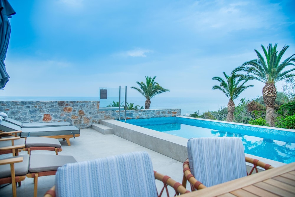 King Minos Retreat Resort & Spa — Swimming pool in Hersonissos