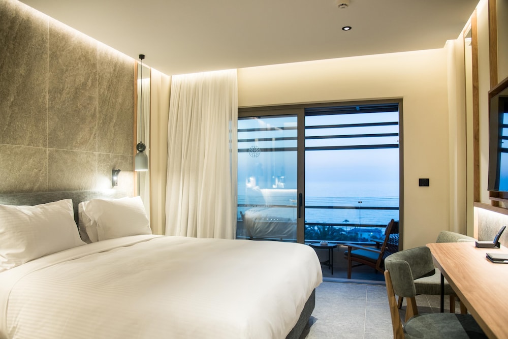 King Minos Retreat Resort & Spa — Hotel rooms in Hersonissos