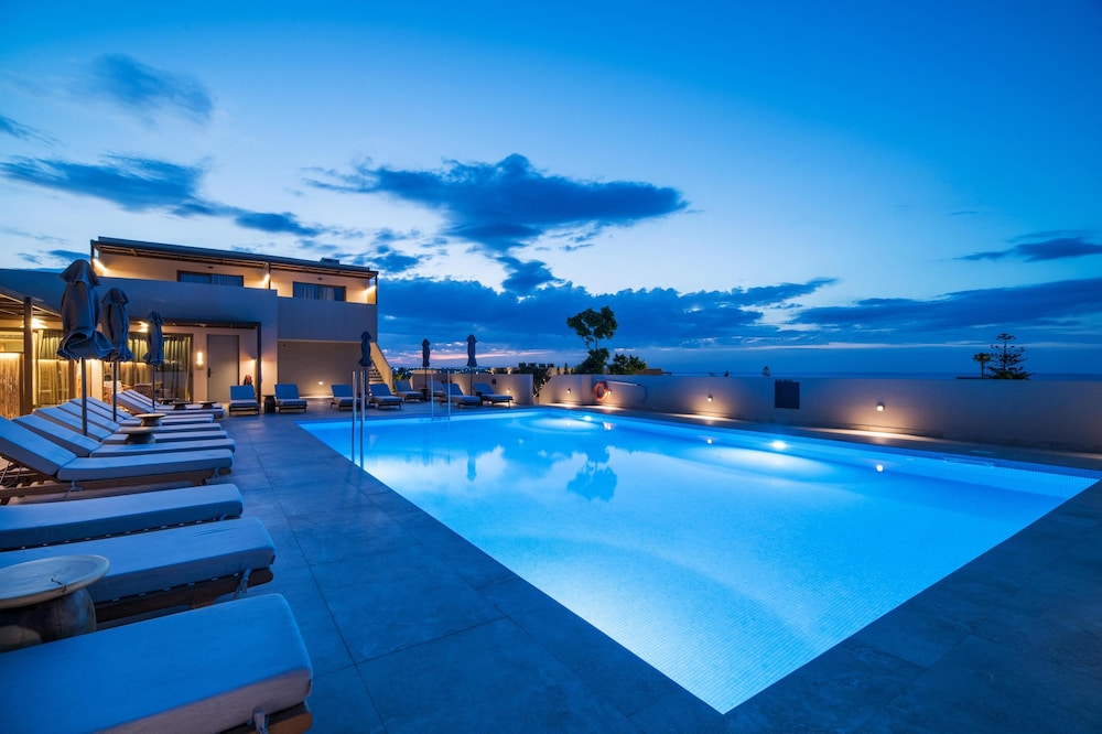 King Minos Retreat Resort & Spa — Swimming pool in Hersonissos