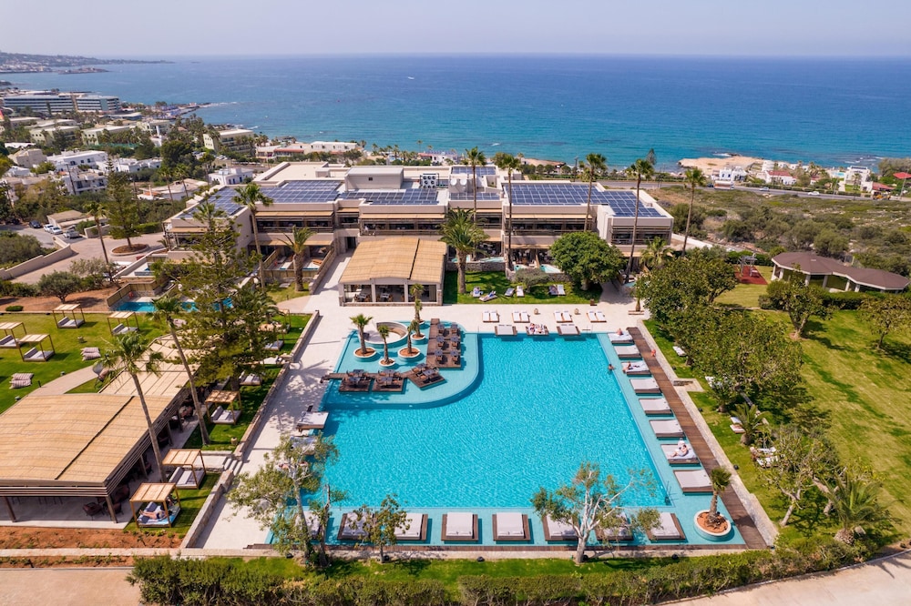 King Minos Retreat Resort & Spa — Swimming pool in Hersonissos