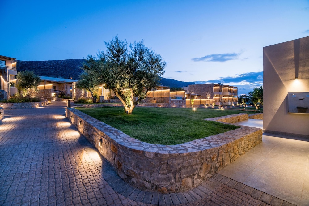King Minos Retreat Resort & Spa — Hotel building in Hersonissos