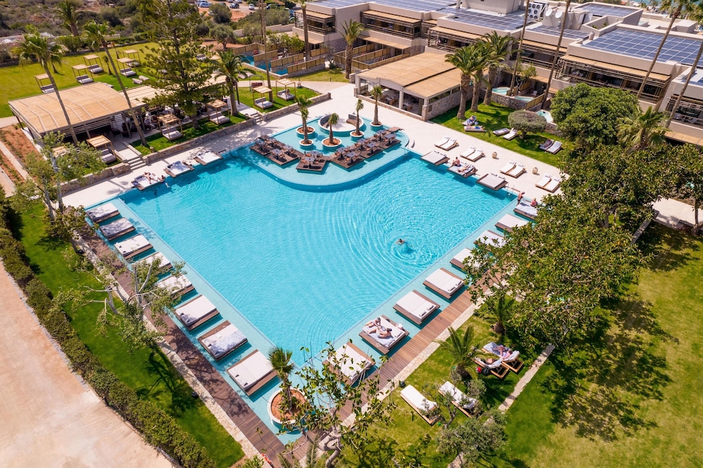 King Minos Retreat Resort & Spa — Swimming pool in Hersonissos