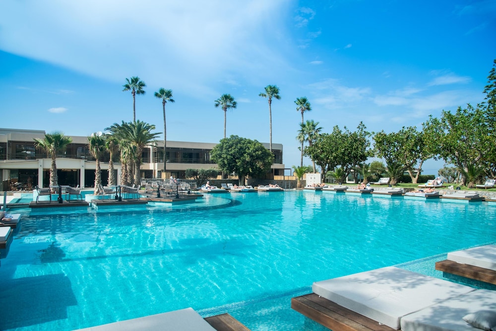 King Minos Retreat Resort & Spa — Swimming pool in Hersonissos