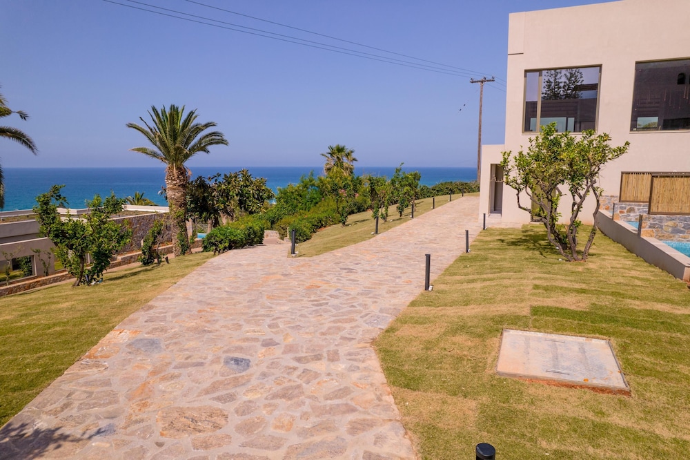 King Minos Retreat Resort & Spa — Hotel building in Hersonissos