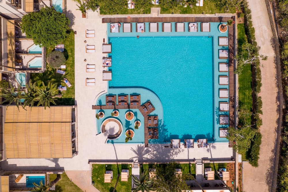 King Minos Retreat Resort & Spa — Swimming pool in Hersonissos