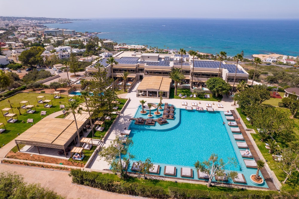 King Minos Retreat Resort & Spa — Swimming pool in Hersonissos