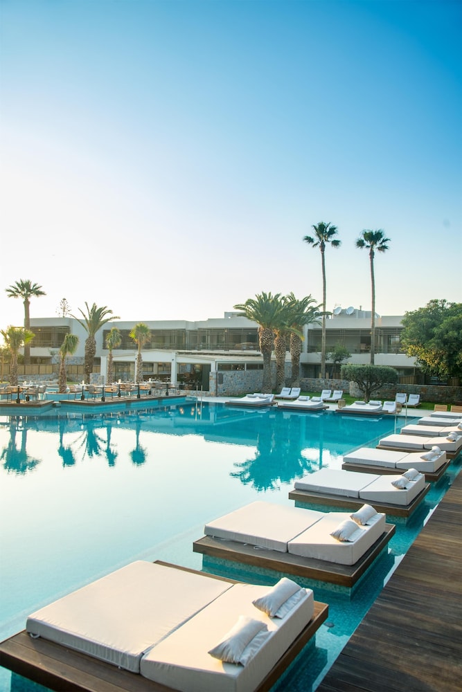 King Minos Retreat Resort & Spa — Swimming pool in Hersonissos