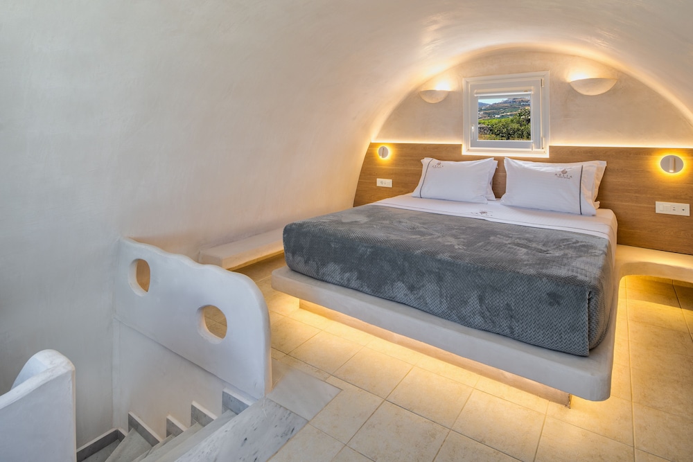 Aelia Luxury Suites — Hotel rooms in Karterados, South Aegean
