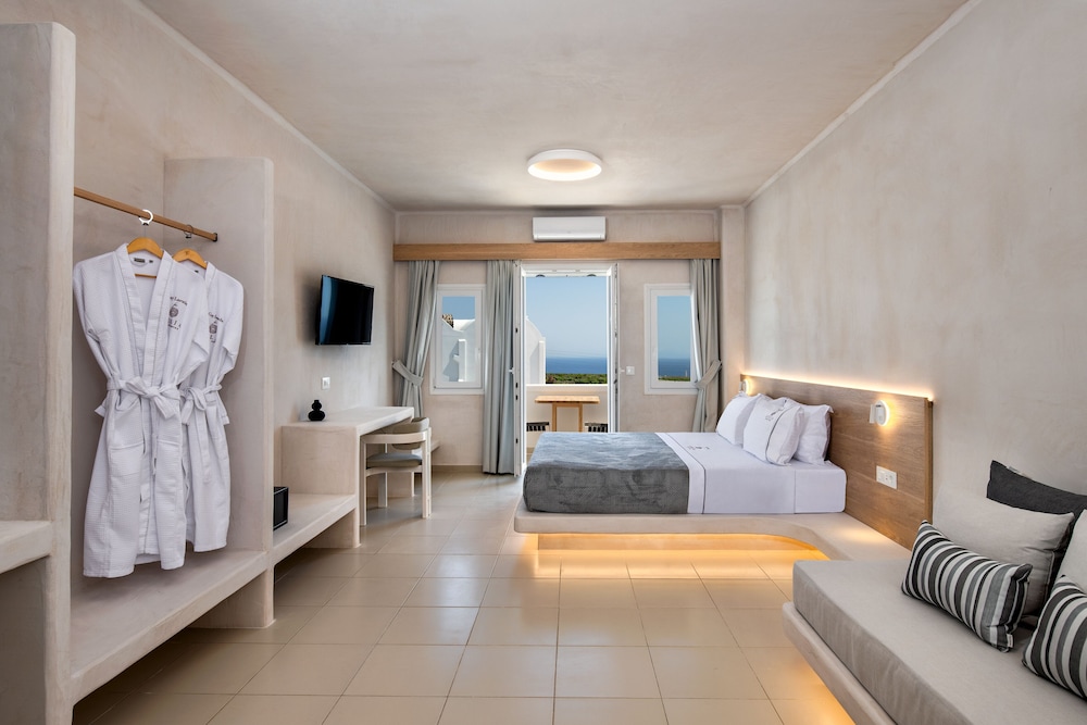 Aelia Luxury Suites — Hotel rooms in Karterados, South Aegean