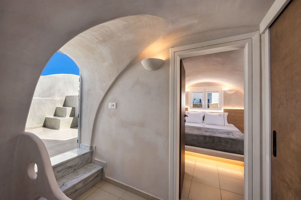 Aelia Luxury Suites — Hotel rooms in Karterados, South Aegean