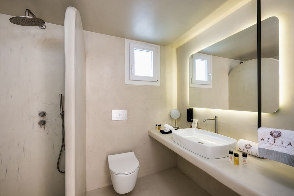 Aelia Luxury Suites — Hotel rooms in Karterados, South Aegean