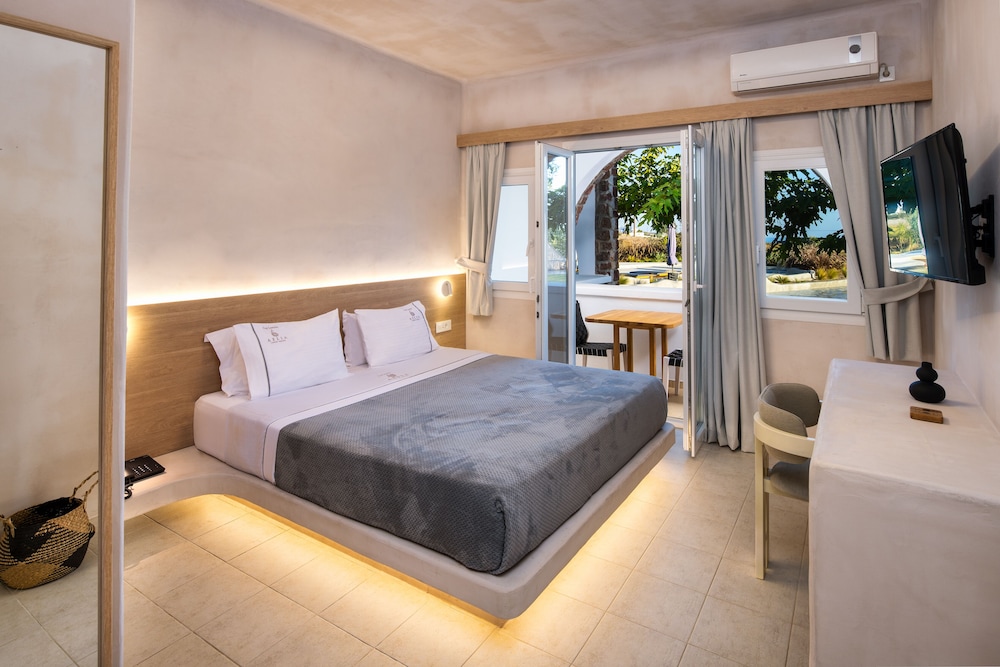 Aelia Luxury Suites — Hotel rooms in Karterados, South Aegean