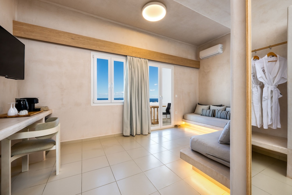 Aelia Luxury Suites — Hotel rooms in Karterados, South Aegean