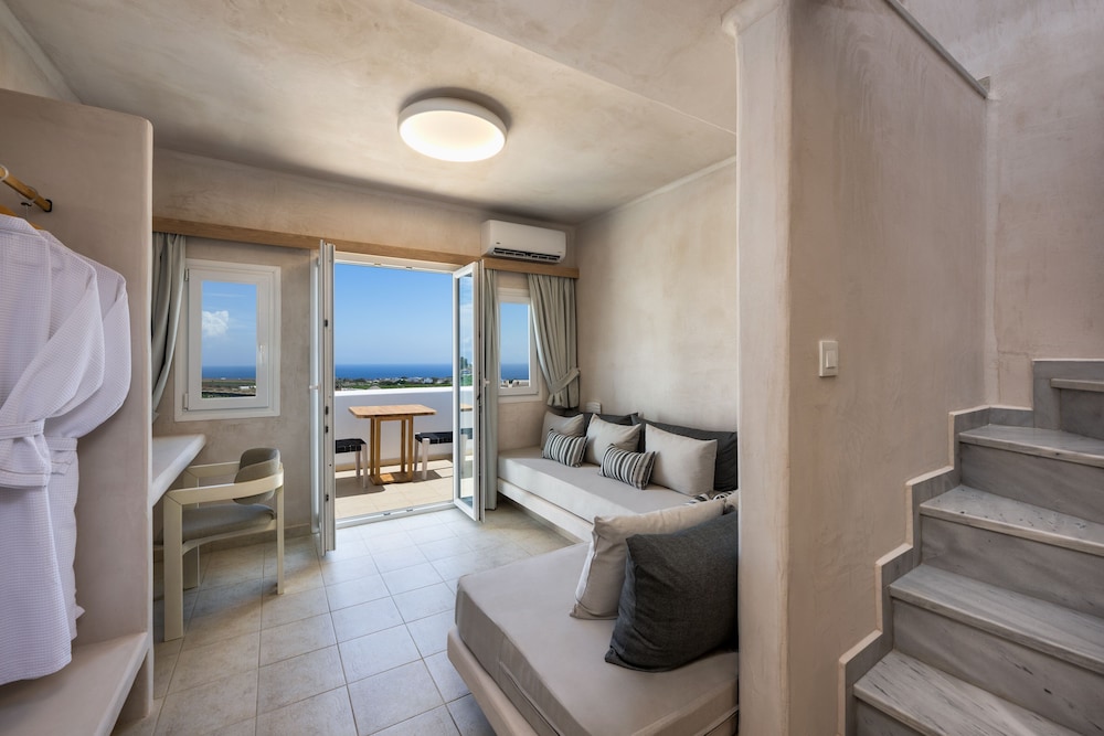 Aelia Luxury Suites — Hotel rooms in Karterados, South Aegean