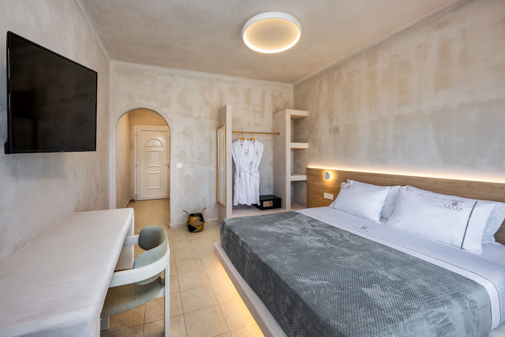Aelia Luxury Suites — Hotel rooms in Karterados, South Aegean