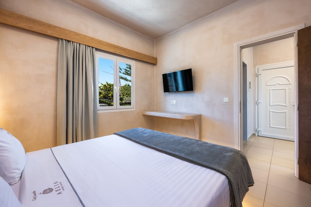 Aelia Luxury Suites — Hotel rooms in Karterados, South Aegean