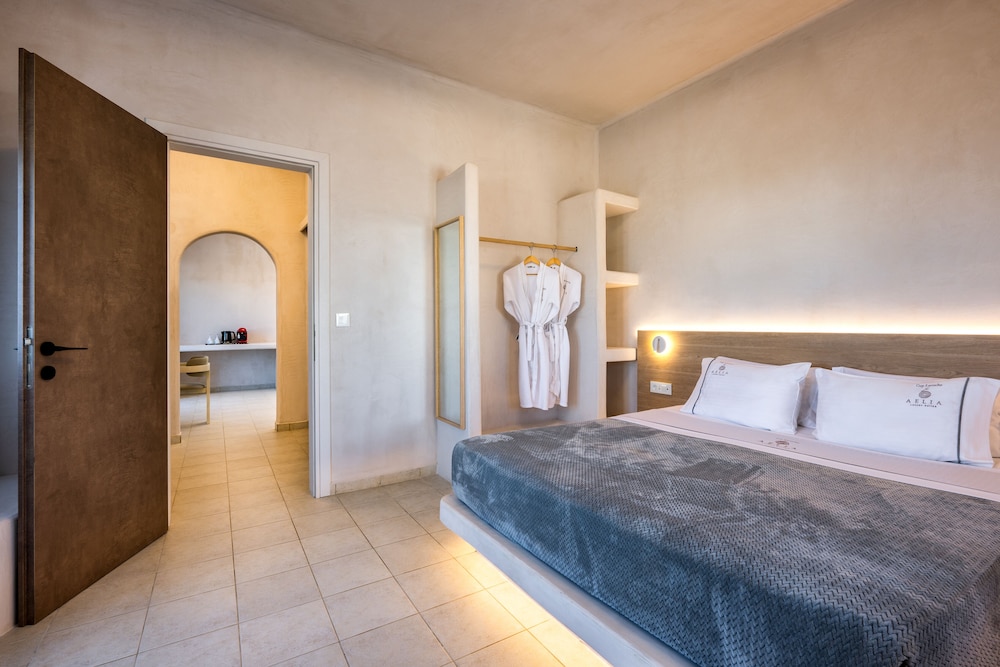 Aelia Luxury Suites — Hotel rooms in Karterados, South Aegean