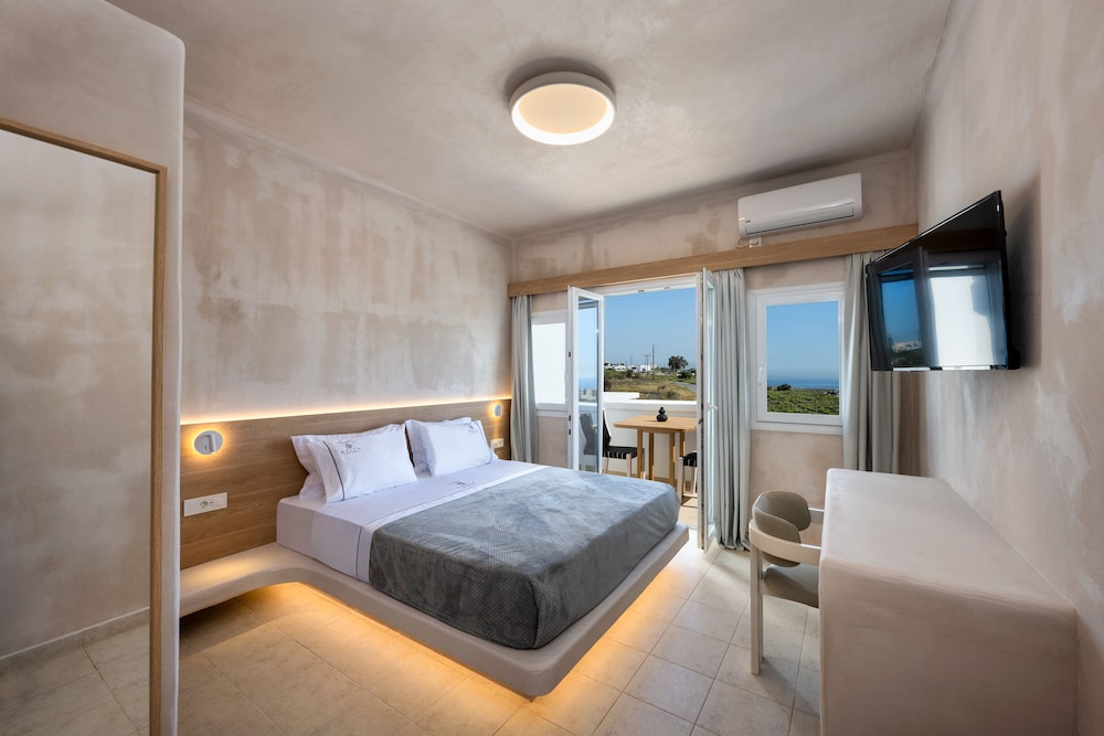 Aelia Luxury Suites — Hotel rooms in Karterados, South Aegean