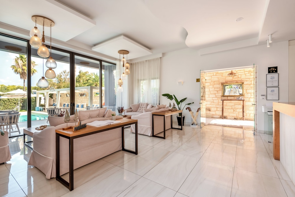 Airis Boutique & Suites — Hotel building in Chania