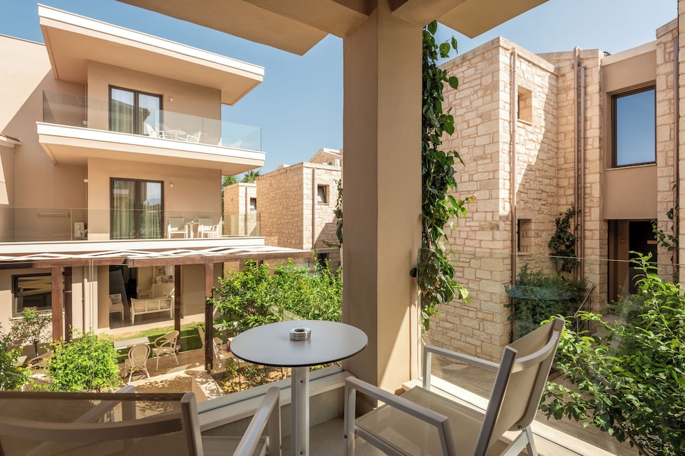 Airis Boutique & Suites — Hotel building in Chania