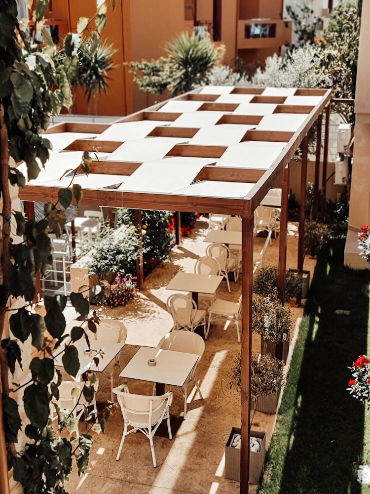 Airis Boutique & Suites — Restaurant & bars in Chania