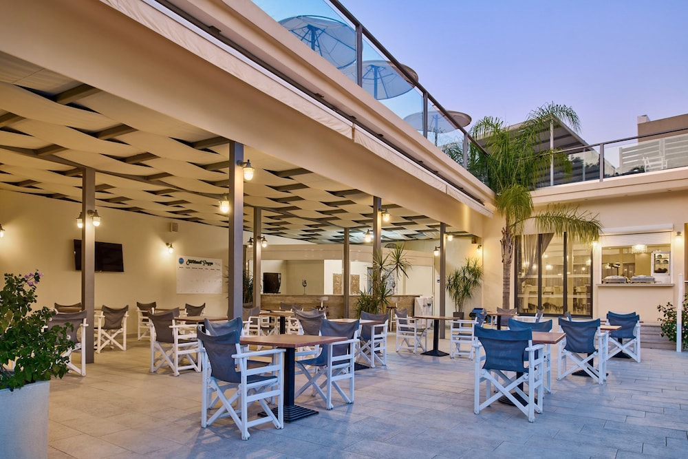 Altura Hotel Zakynthos — Restaurant & bars in Tsilivi, Ionian Islands