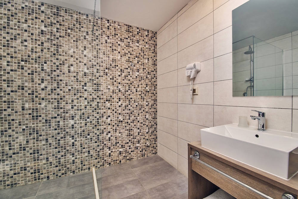Altura Hotel Zakynthos — Hotel rooms in Tsilivi, Ionian Islands