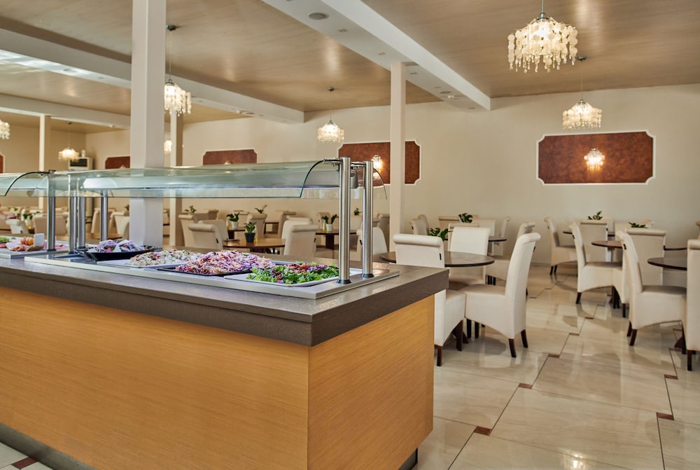 Altura Hotel Zakynthos — Restaurant & bars in Tsilivi, Ionian Islands