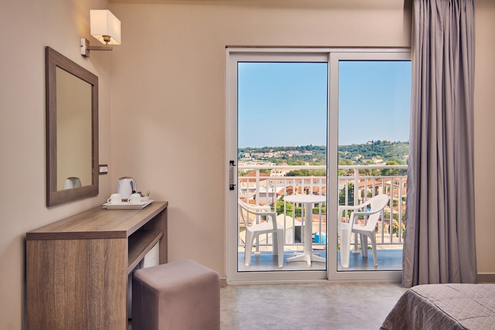 Altura Hotel Zakynthos — Hotel rooms in Tsilivi, Ionian Islands