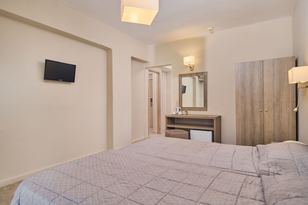Altura Hotel Zakynthos — Hotel rooms in Tsilivi, Ionian Islands