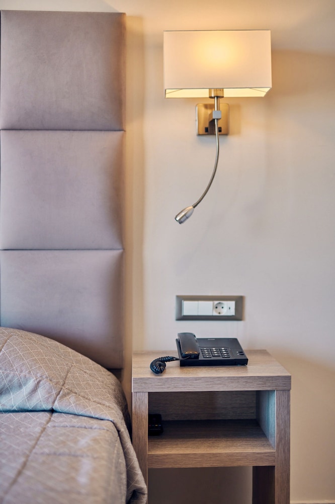 Altura Hotel Zakynthos — Hotel rooms in Tsilivi, Ionian Islands