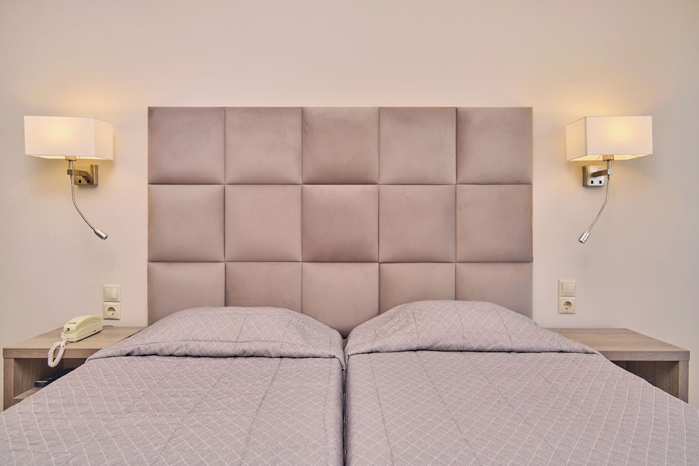 Altura Hotel Zakynthos — Hotel rooms in Tsilivi, Ionian Islands