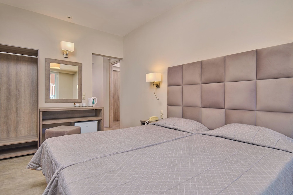 Altura Hotel Zakynthos — Hotel rooms in Tsilivi, Ionian Islands