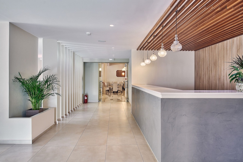 Altura Hotel Zakynthos — Restaurant & bars in Tsilivi, Ionian Islands