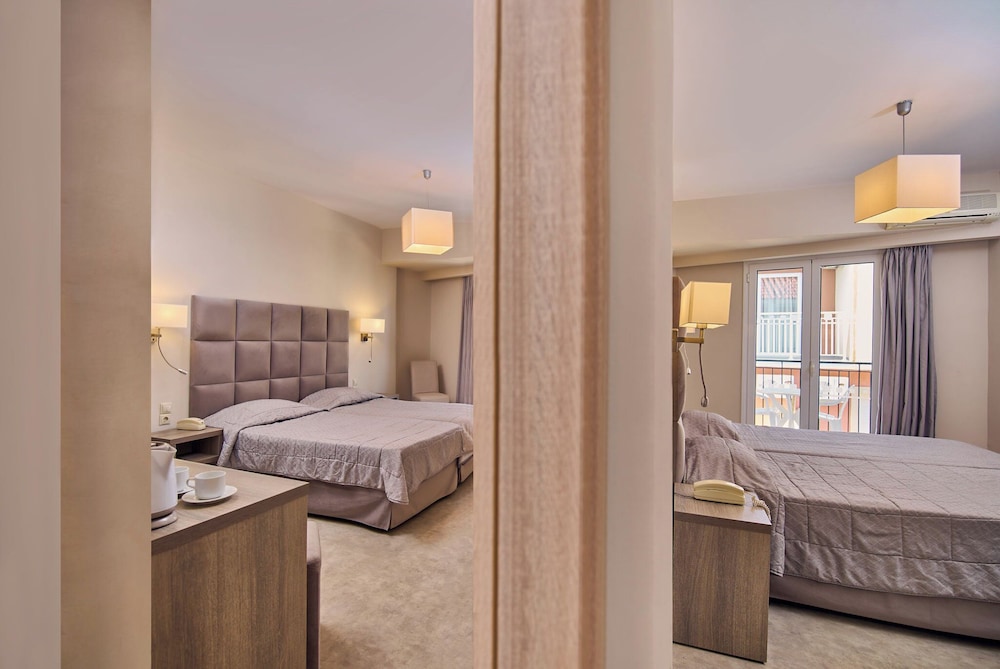 Altura Hotel Zakynthos — Hotel rooms in Tsilivi, Ionian Islands