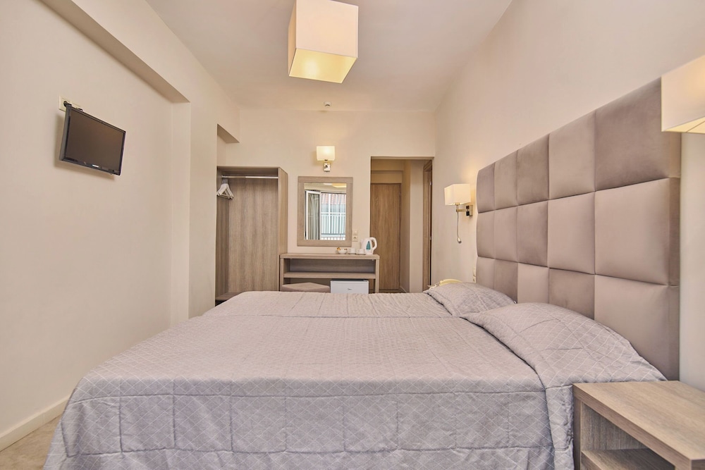 Altura Hotel Zakynthos — Hotel rooms in Tsilivi, Ionian Islands