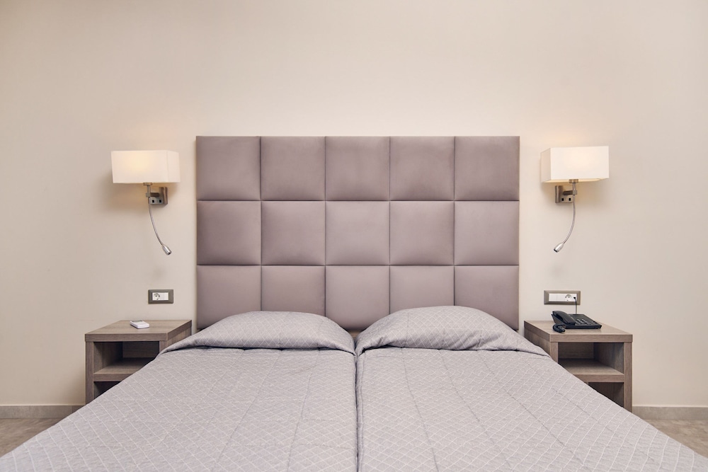 Altura Hotel Zakynthos — Hotel rooms in Tsilivi, Ionian Islands