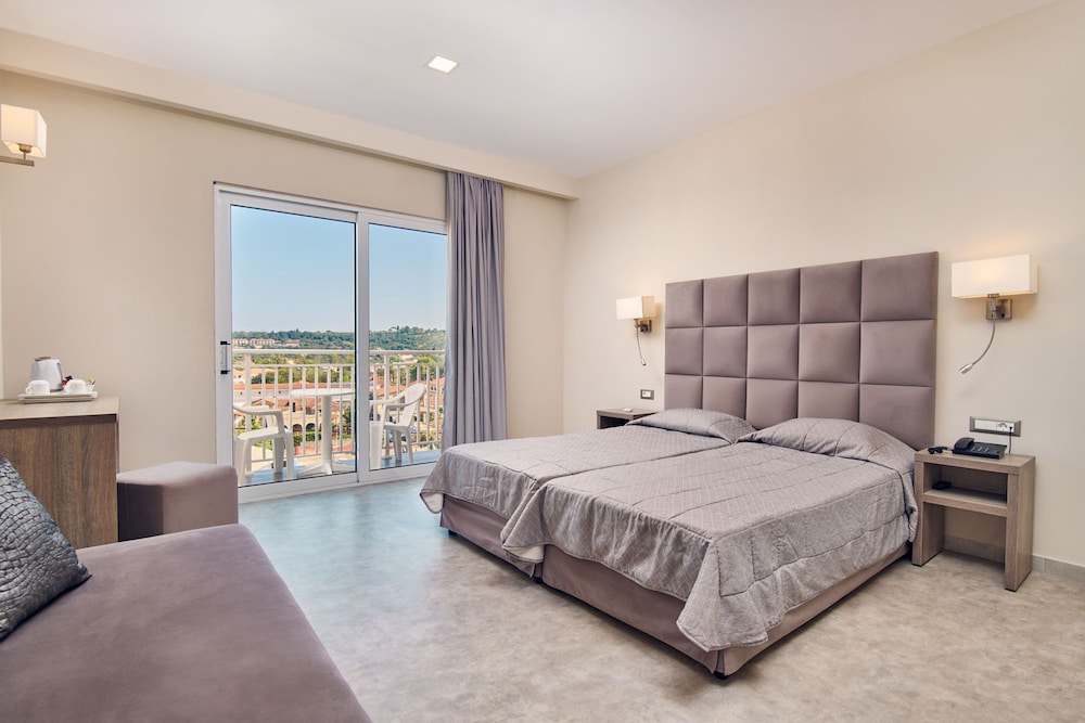 Altura Hotel Zakynthos — Hotel rooms in Tsilivi, Ionian Islands