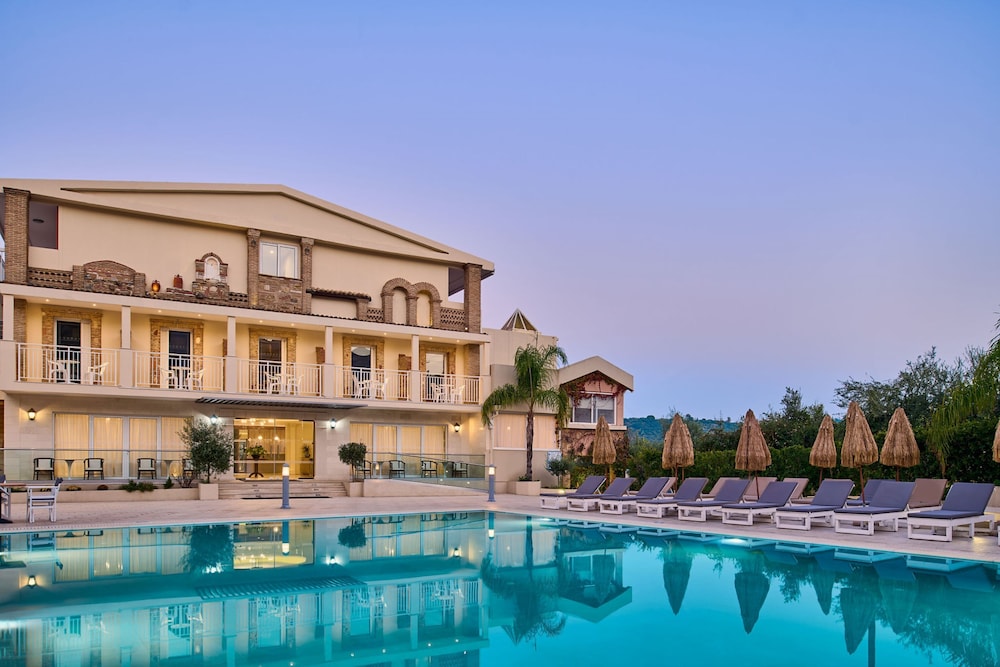 Altura Hotel Zakynthos — Swimming pool in Tsilivi, Ionian Islands